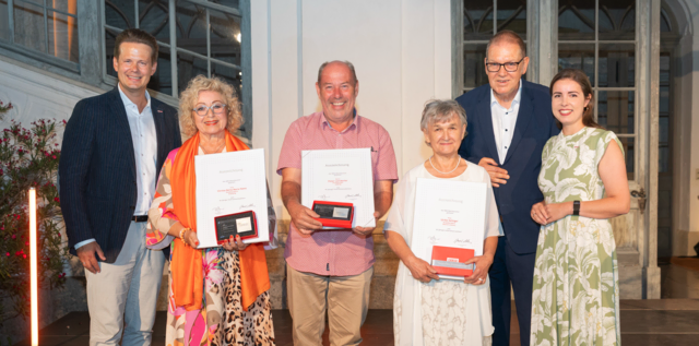 V.l.: Gremialgeschäftsführer Thomas Kern, Christa Berta Maria Hainz, Peter Larndorfer, Ulrike Selinger, Gremialobmann Karl Breuer und WKOÖ-Vizepräsidentin Lisa Sigl. | Foto: Chris Holzinger