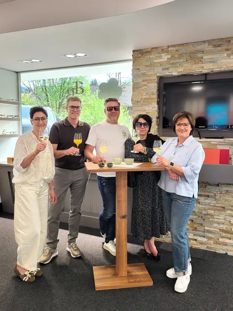 Im und rund um den historischen Hopfgartener Marktkern sowie bei weiteren Betrieben im Ort können Besucher shoppen, Neues entdecken und den Freitag genießen. | Foto: Standortmarketing Hohe Salve-Wildschönau