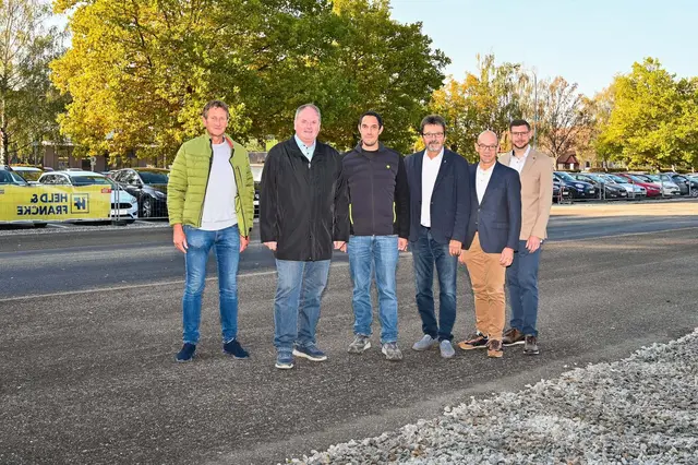 Johannes Kapitan, Manfred Daniel, Lukas Heimberger, Gerhard Lentschig, Franz Huber, Dominik Trappl bei der Begehung der neuen Parkplätze. | Foto: Julia Langstadlinger / Stadtgemeinde Horn