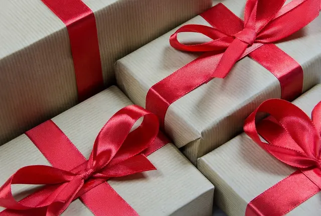 Zum runden Geburtstag gab es Grund zur Freude – und ein besonderes Geschenk. | Foto: Pixabay