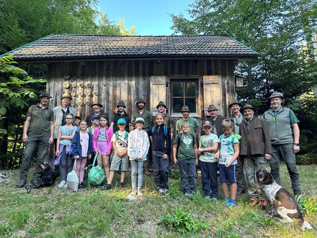 Faszination Jagd &amp; Wald, mit dem Jäger auf der Pirsch, das gab es im Almtal zu erleben. | Foto: Hubertusclub Almtal