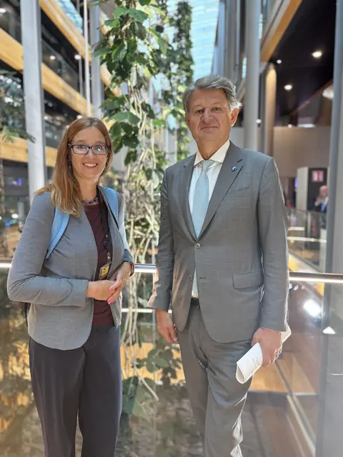 Mit EU-Abgeordnetem Helmut Brandstätter sprach Alexandra Goll über die politischen Herausforderungen und Schwerpunkte der Europäischen Union. | Foto: Alexandra Goll