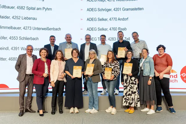 Aus dem Bezirk Schärding erhielten etwa die Adeg-Märkte von Alois Selker in Andorf und Raab, die Firma Sauwald Erdäpfel aus St. Aegidi und der Mini Markt Pro Mente in Wesenufer eine goldene Auszeichnung. | Foto: Margot Haag