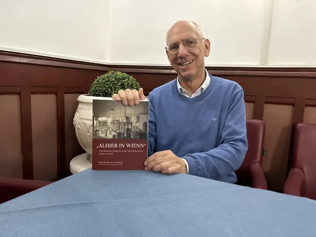 Rudolf Werner Soukups neues Buch "Alhier in Wienn" ist im Verlag Buchschmiede erschienen und im Buchhandel um 27 Euro erhältlich. | Foto: Mathias Kautzky/MeinBezirk