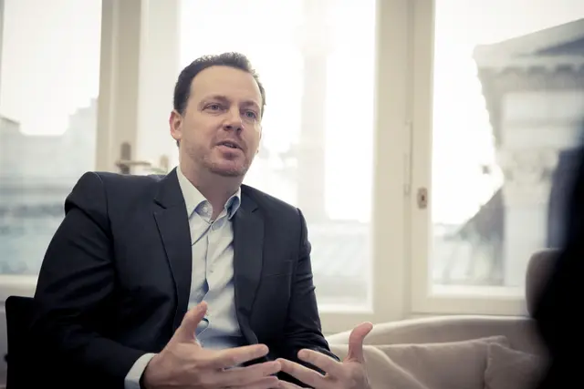 Gerhard Kaniak und sein Kollege Markus Leinfellner (beide FPÖ) wollten außerdem von Schumann eine Aufschlüsselung, welche Medikamente genau zum Einsatz kommen. Dies kann sie nicht beantworten. | Foto: FPÖ