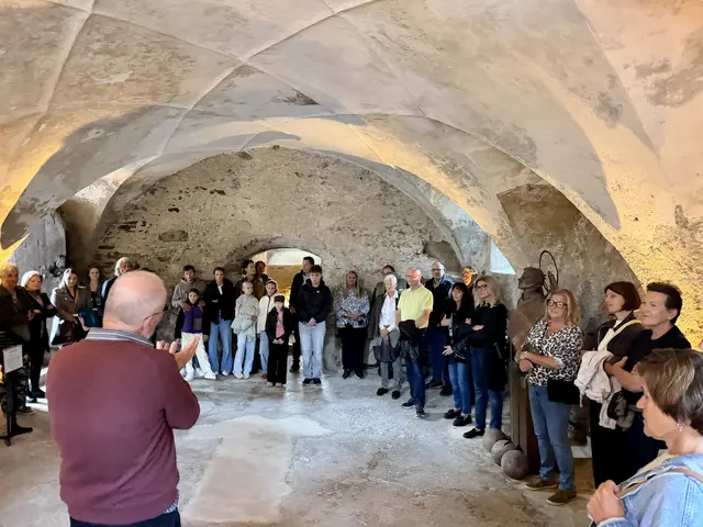 Rund 130 Besucherinnen und Besucher machten auf den Weg in die geheimnisvolle "Unterwelt" der Stadt Kitzbühel. | Foto: alpinguin