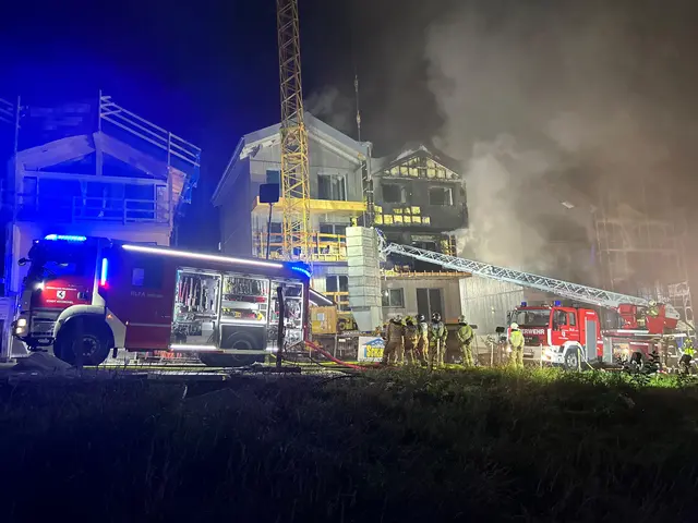 Hund schlug Alarm bei Vollbrand auf Kitzbüheler Baustelle. | Foto: ZOOM.TIROL
