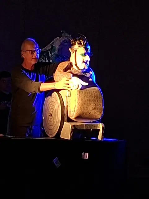 Die Puppen gaben den Lesungen eine ganz besondere Note. | Foto: SMS Ebensee