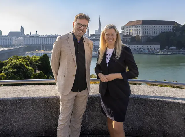 Ab 1. November übernimmt Rainer Nova die Leitung der Musikschule der Stadt Linz. Kulturstadträtin Doris Lang-Mayerhofer (ÖVP) freut sich auf die Zusammenarbeit.  | Foto: Stadt Linz