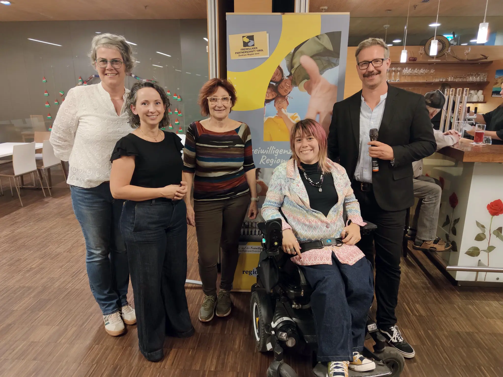 Imst gemeinsam: Demokratiewoche endet - Pub Quiz feierte das Ehrenamt der ...