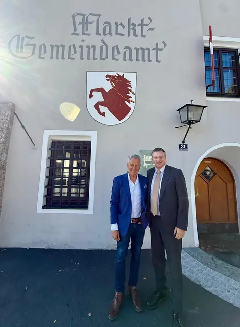 NR Wolfgang Kocevar und Bgm Peter Lobenwein tauschten sich über die kommunale Zukunft aus.  | Foto: SPÖ Tirol
