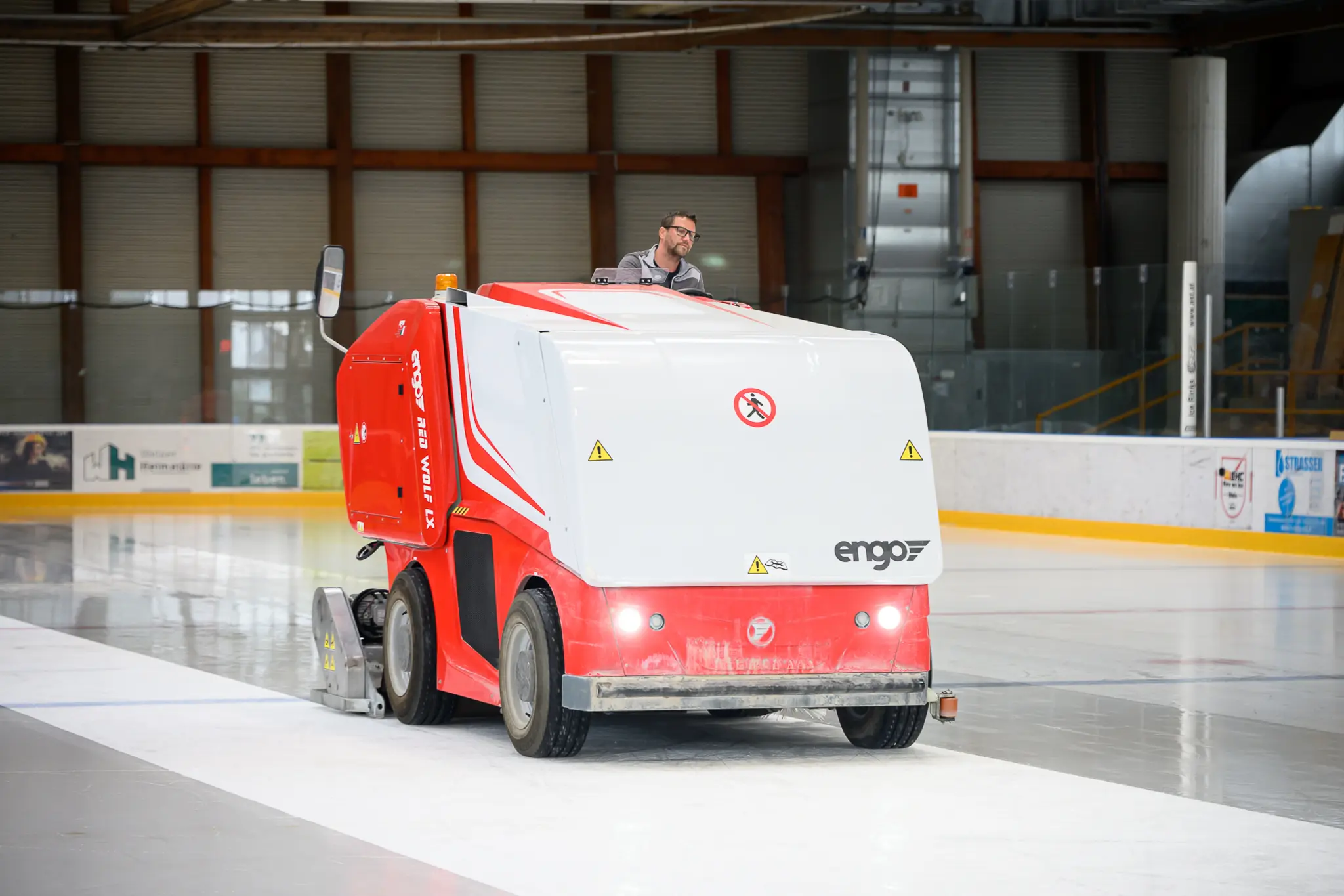 Opening with free admission and disco: The Wels ice rink starts the new ...