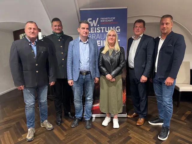 V.l.: Vzbgm. Dr. Helmut Zöttl, LAbg. Michael Gruber, GR David König, Susanne Geck, NAbg. Michael Fürtbauer und GR Ing. Wolfgang Zöttl beim Bezirkstag der Freiheitlichen Wirtschaft (FW) Steyr und Steyr-Land. | Foto: FPÖ Steyr