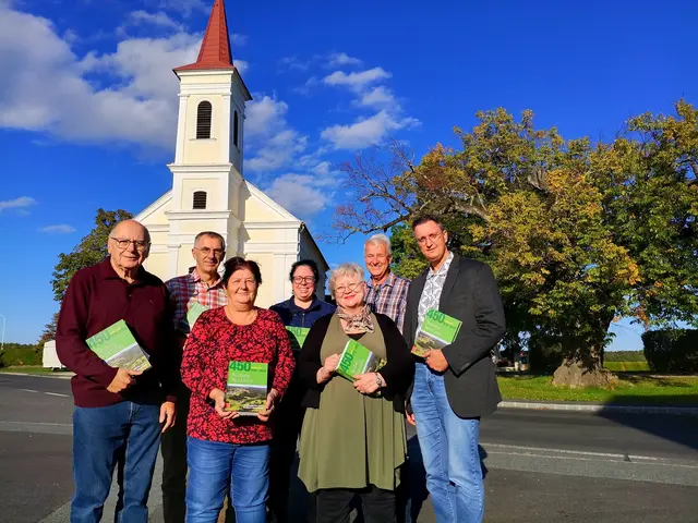 Mitglieder der Kulturinitiative Neuberg und gleichzeitig auch Autorinnen und Autoren: Robert Novakovits, Arnold Boisits, Maria Kovacs, Manuela Schmidt, Renate Mercsanits, Karl Knor, Thomas Novoszel.
