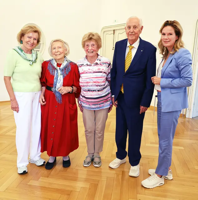 Bei der Jubiläumsfeier konnten auch 95-jährige Geburtstagskinder gefeiert werden: Hildegard Trenkler, Erna Hofmann und Edgar Drausinger (v.l.). | Foto: Marktgemeinde Maria Enzersdorf