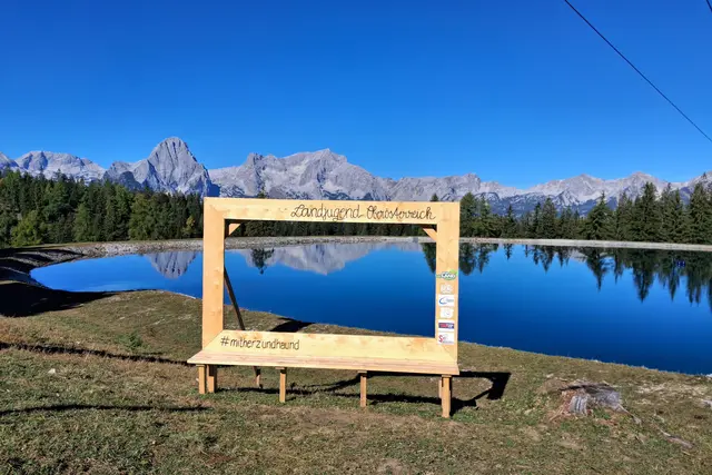 ...die Landjugend hat einen tollen "FOTO-SITZ-RAHMEN" 😉gebaut.