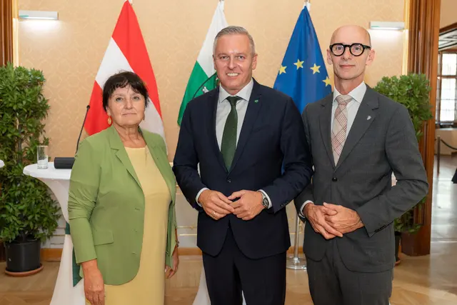 Landeshauptmann-Stv. Manuela Khom, Landeshauptmann Mario Kunasek und Finanzlandesrat Willibald Ehrenhöfer bei der Präsentation des Entwurfs für den Landeshaushalt 2027. | Foto: Land Steiermark/Robert Binder