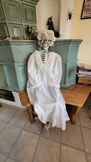Die Oma vom Rotkäppchen ist auch mit dabei. | Foto: Kramer