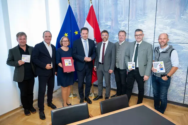 Von links: Wolfgang Berger, Christoph Stark, Christine Filipp, Bundesminister Norbert Totschnig, Manuel Müller, Martin Dammayr, LAbg. Markus Schaflechner und Stefan Niedermoser. | Foto: BMLUK Hemerka