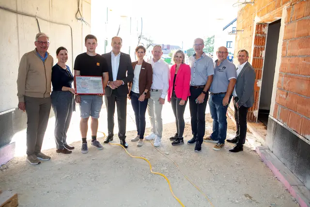 Beim neuen Pflegestützpunkt Stadtschlaining erfolgte am Mittwoch die Gleichenfeier. | Foto: Landesmedienservice/Daniel Fenz