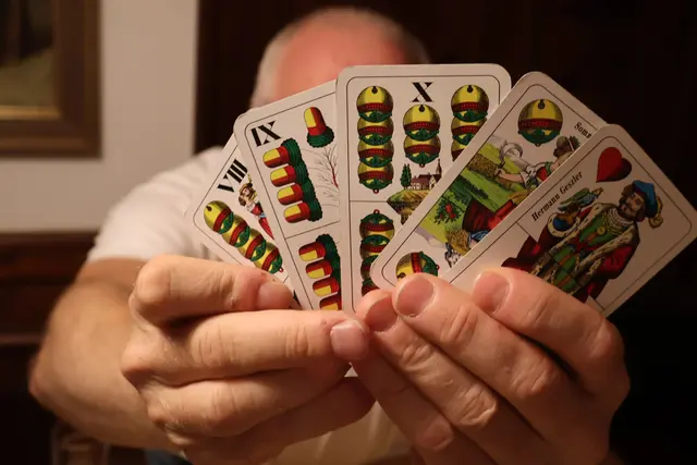 Das Watten ist ein äußerst beliebtes Kartenspiel in der Region und darüber hinaus.  | Foto: privat