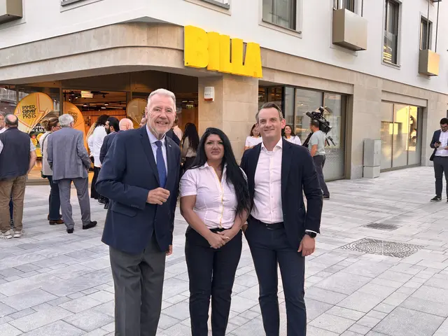 Klaus Schneeberger, Marktmanagerin Semina Pauer Krekic und BILLA-Vertriebsdirektor Stefan Weinlich. | Foto: Zezula