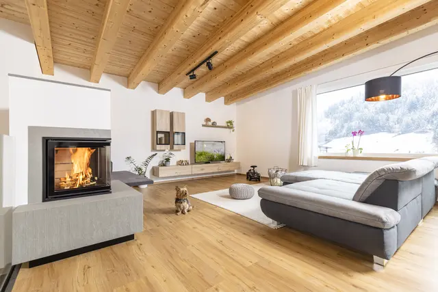 Ein Speicherofen sorgt für behagliche Strahlungswärme und trägt zu einer angenehmen Wohnatmosphäre bei. | Foto: Foto: ORTNER GmbH