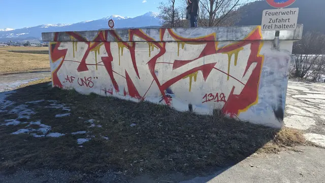 Neue Streetart gibt es in Kranebitten zu bewundern - vorher...	 | Foto: Stadt Innsbruck/A. Kreisl