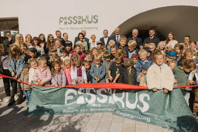 "Raum für Bildung und Begegnung" in der Gemeinde Fiss. | Foto: Manuel Pale