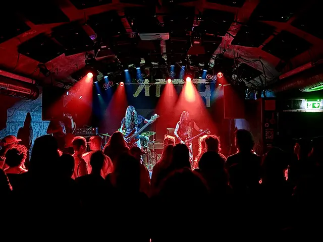 Belzebong live in der p.m.k.: Schwere Riffs, dröhnende Bässe und düstere Klangwelten sorgen für einen kompromisslosen Doom-Abend. | Foto: Kendlbacher