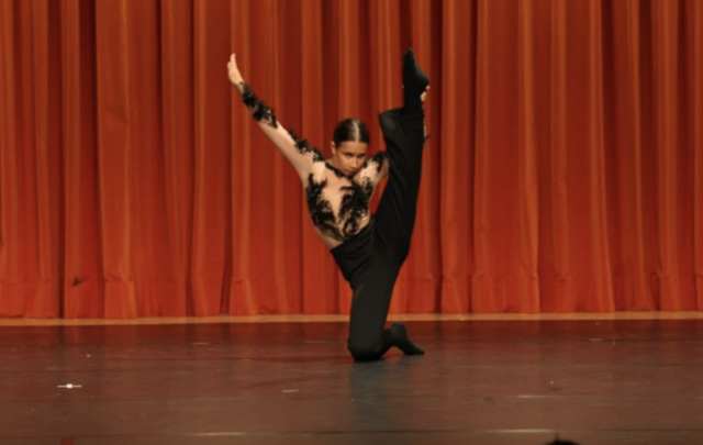 "Free to fly" - Tamina Sophie Jost bestätigt ihren Galaerfolg der European Open mit einem ersten Platz am World Dance Contest.  | Foto: Valeina Dance