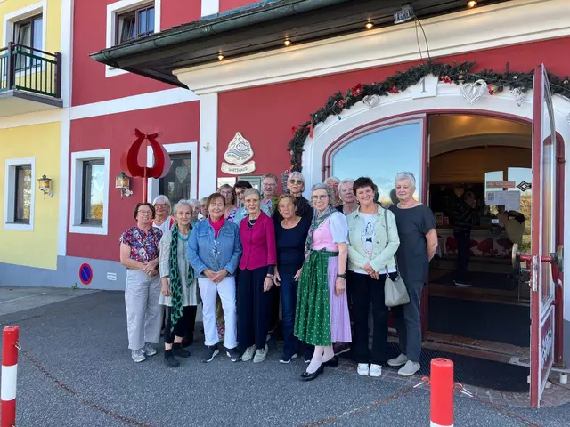 Der erste Jahrgang der Krankenpflegeschule Zwettl feierte beim Bergwirt in Moidrams sein 50-jähriges Jubiläum. | Foto: privat