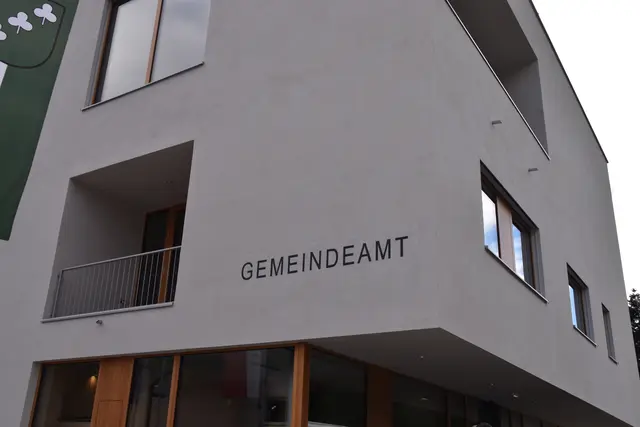 Seit Mitte Juli 2026 befindet sich die Gemeinde mit ihren Mitarbeitern im neuen Gebäude.  | Foto: Barbara Fluckinger