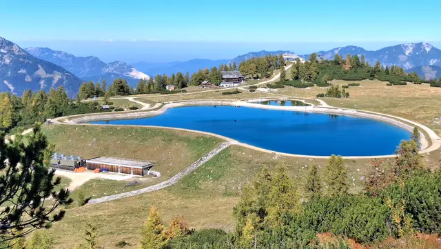 ...SONNE, blauer Himmel, gute Bergluft
 ein herrlicher Blick in`s Gebirge,
  auf den schönen Speichersee
und fast alleine auf der HUTTERER HÖSS. 
HERRLICH🤗
 