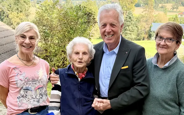 Herbert Gaggl mit Maria Gangl.  | Foto: Marktgemeinde Moosburg