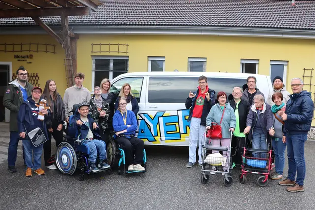 Die erwartungsfrohe Gruppe vor der Abfahrt in Stainz | Foto: Gerhard Langmann