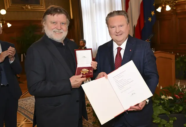 Lukas Resetarits wurde 1947 in Stinatz geboren und schlug den Weg des Kabarettisten und Schauspielers ein. | Foto: Stadt Wien/Christian Jobst