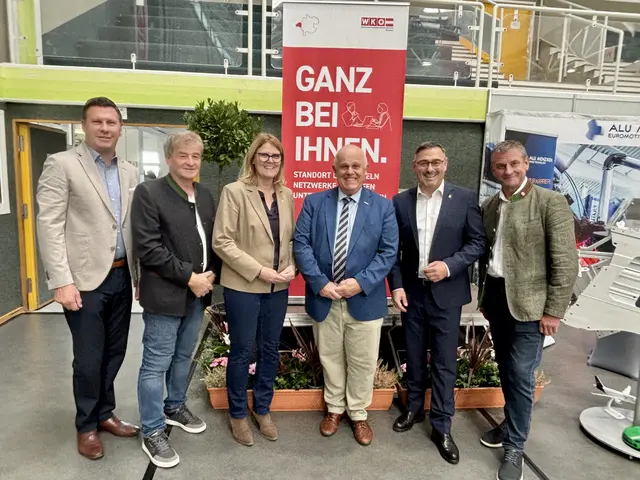 Die Ehrengäste: Bezirkshauptmann Gerald Kronberger, Vizebürgermeister Fred Hermann, LAbg. Gabi Knauseder, WKO-Leiter Klaus Berer, LAbg. Klaus Mühlbacher und LAbg. David Schießl. | Foto: Barbara Ebner/MeinBezirk