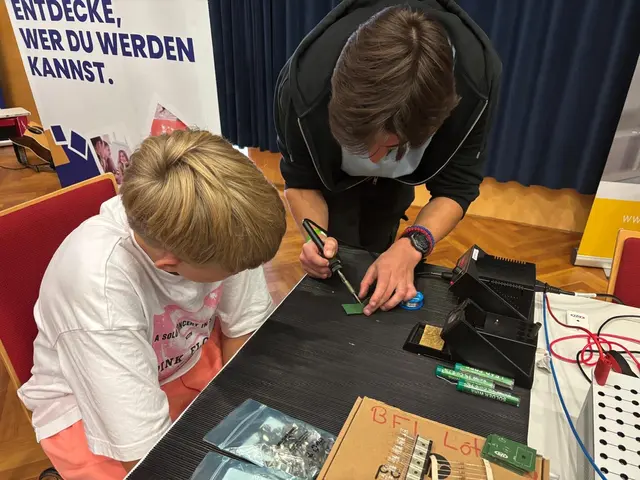 Bei der Berufsmesse konnte man selbst Hand anlegen und erste Eindrücke sammeln. | Foto: MeinBezirk