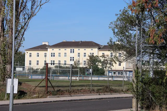 Heutige Ansicht der Bechtholdsheimkaserne (von hinten) | Foto: Schauer