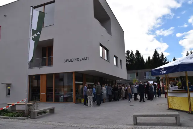 Die feierliche Eröffnung des neuen Gemeindeamtes Angerberg fand am 9. Oktober statt.  | Foto: Barbara Fluckinger