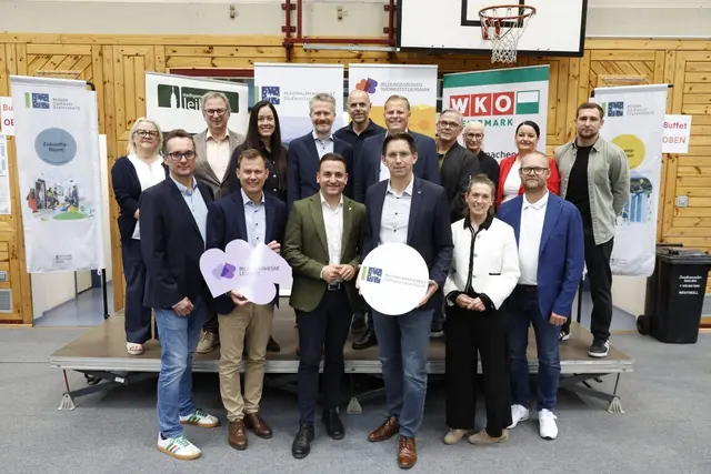 Eröffnung der Bildungsmesse Leibnitz 2026 mit NAbg. Bgm. Joachim Schnabel, Daniel Kos, LAbg. Vzbgm. Michael Wagner, Martin Heidinger, Lasse Kraack und weiteren Vertreterinnen und Vertretern aus Politik und Wirtschaft | Foto: RMSW_Nikola Milatovic