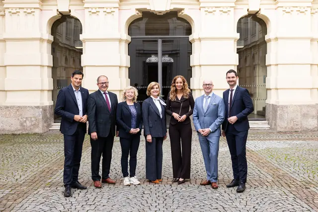 V. l.: Landesrat Hannes Amesbauer (Steiermark), Landesrat Martin Winkler (Oberösterreich), Landesrätin Eva Prischl (Niederösterreich), Landesrätin Barbara Schöbi-Fink (Vorarlberg), Landesrätin Eva Pawlata (Tirol), Landesrat Wolfgang Fürweger (Salzburg) und Landesrat Peter Reichmann (Kärnten). | Foto: Land Tirol/Steinlechner