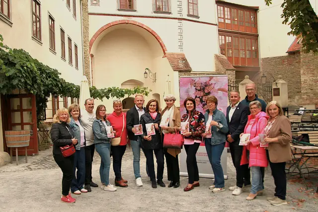 Der Monat Oktober steht ganz im Zeichen der Pink-
Ribbon-Aktion. Im Burgenland finden rund um den internationalen Brustkrebsmonat zahlreiche Veranstaltungen und Aktionen statt. Frühstücken im Zeichen der rosa Schleife heißt es am 7. November zwischen 8.00 und 11.00 Uhr in der Weinkosterei der Friedensburg Schlaining. | Foto: Peter Seper