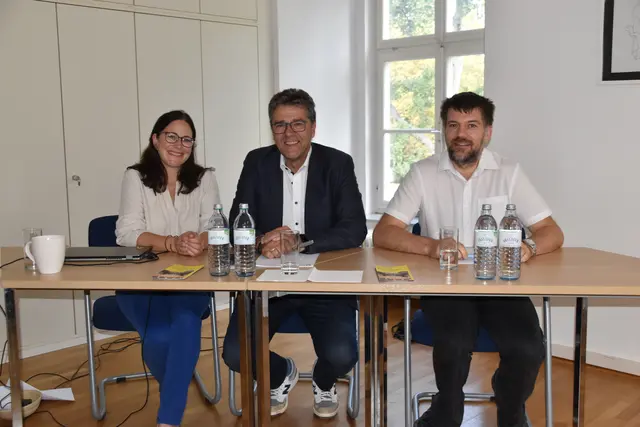 Pressekonferenz mit Joelle Kussnow, Christian Flammer und Markus Wertek. | Foto: Mirjam Preineder