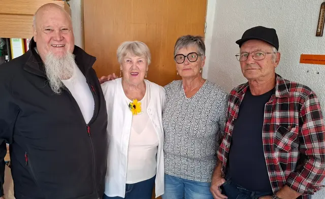 Bei der Gratulation zum 80. Geburtstag von Sieglinde Wilhelm: Obmann Stephan Walch, die Jubilarin Sieglinde Wilhelm, Ausschussmitglied Ida Siegele und Obmann-Stellvertreter Bruno Götsch (v.l.).  | Foto: Günther Rudig