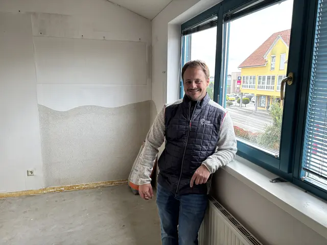Noch sind hier Bauarbeiten im Gange: Stefan Marchl in den neuen Räumlichkeiten