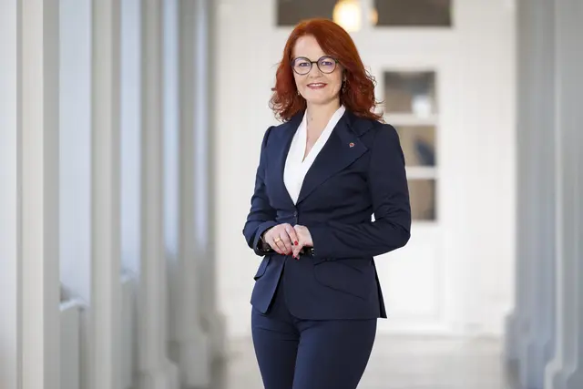 "Die MINT-Schecks sind ein einfaches Mittel, um Raum für Experimente und eigene Ideen zu schaffen", betont LR Cornelia Hagele. | Foto: Land Tirol/DieFotografen