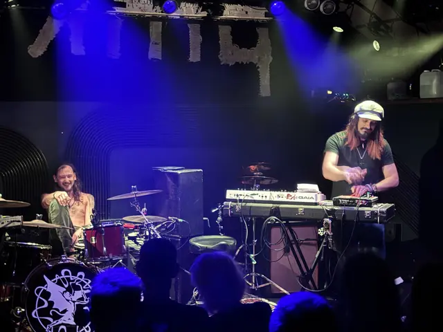 Hatefuck liefern ein explosives Set, das mit knackigen Beats und fetten 80er-Jahre-Synths ordentlich Druck macht. | Foto: Kendlbacher