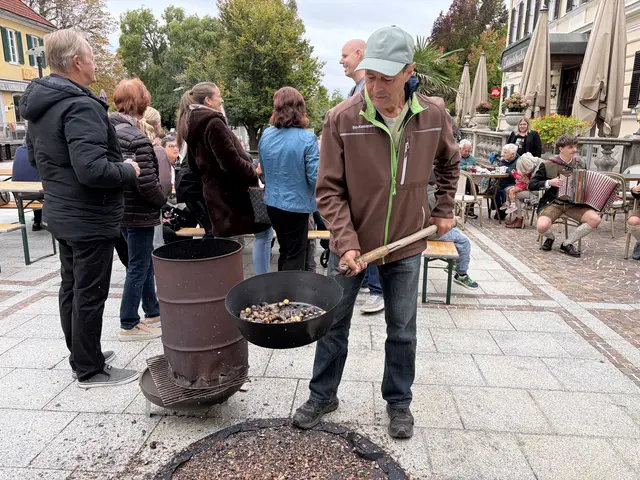 Das Maronibraten des Vereins Wein &amp; Kulinarik war weit mehr als eine kulinarische Veranstaltung. 
